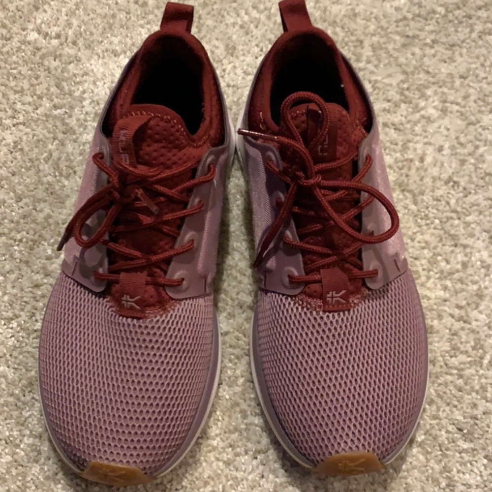 Kuru Atom Sneakers